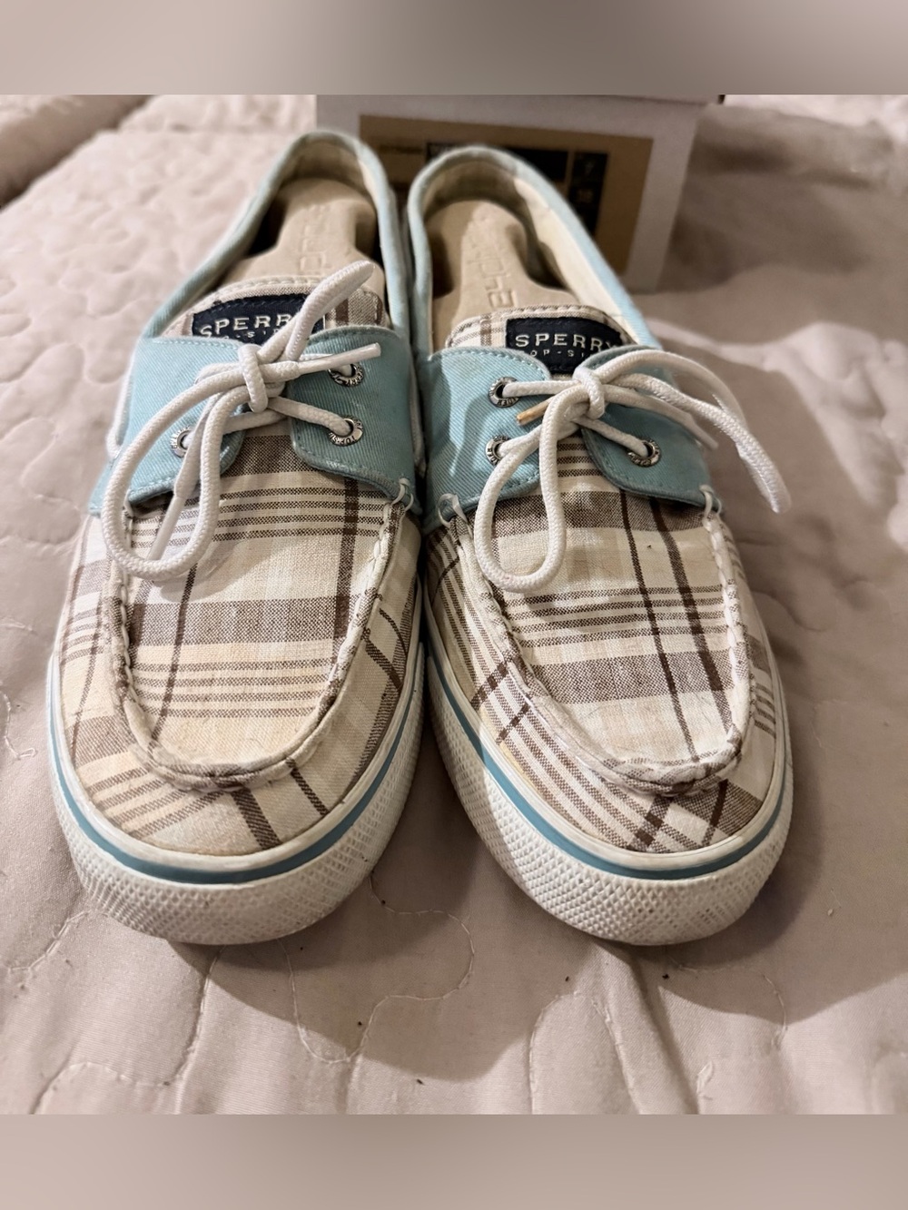 Sperry women’s Plaid Boat Shoes in Light green and Tan